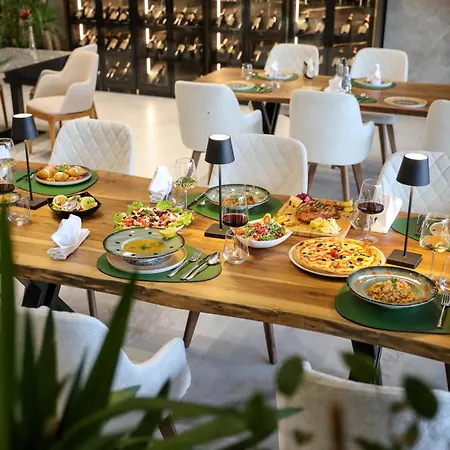 Luani-a Spa&wellness Center Bahçallëk