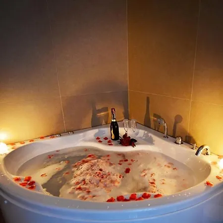 Üdülőközpont Luani-a & Wellness Center *